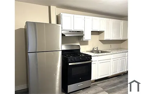 425 Highland Ave #A Photo 1