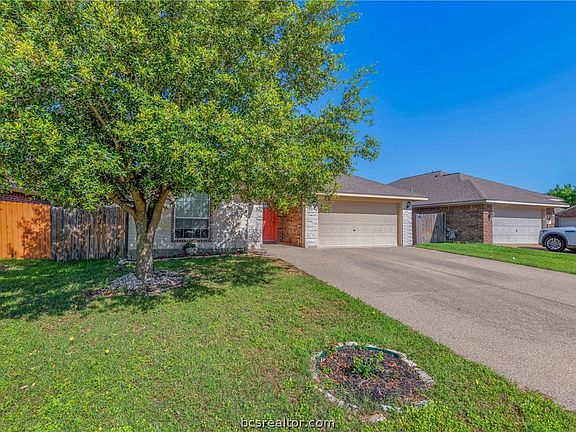 2nd image of 1025 Emerald Dove Ave