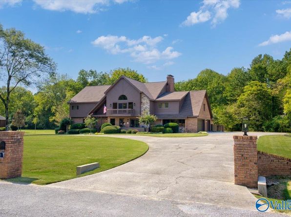 355 Forrest Hills Dr, Brownsboro, AL 35741