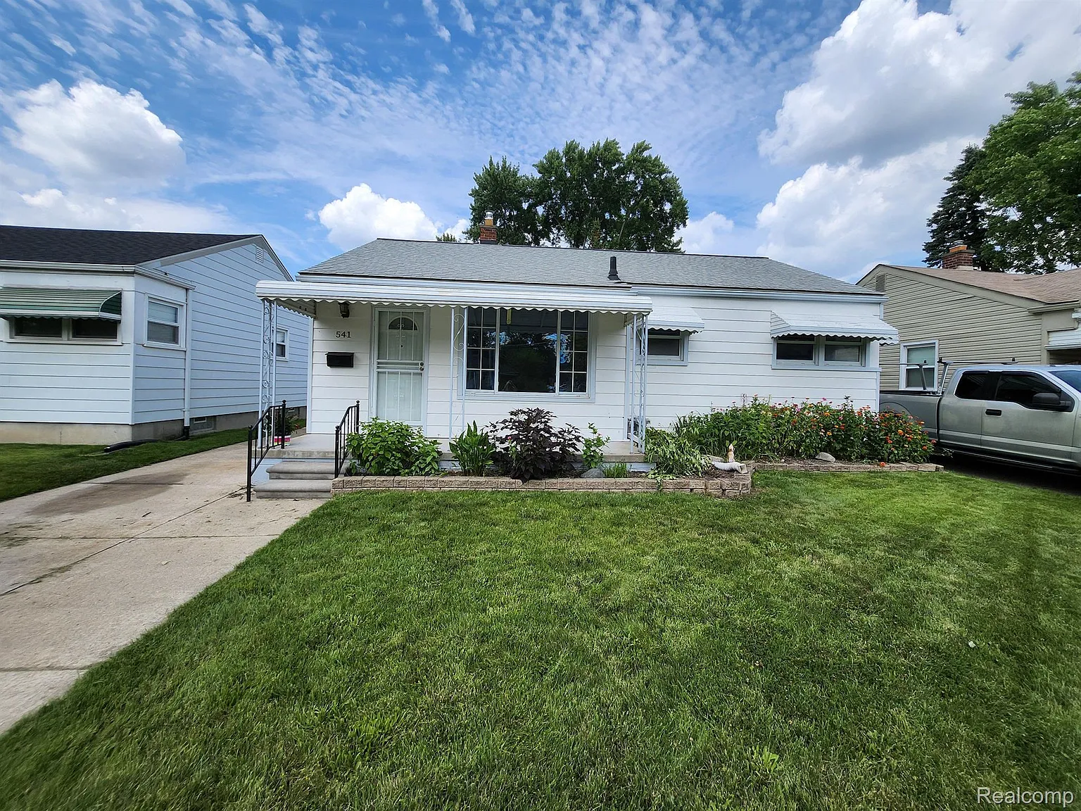 541 E Woodward Heights Blvd photo 1