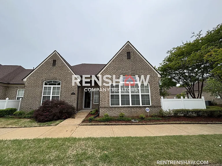 1381 Calumet Farms Dr — Photo 2