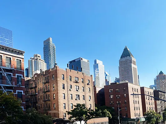 Rented by Compass | media 18