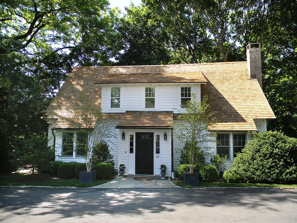 In-Town Renovated Cottage