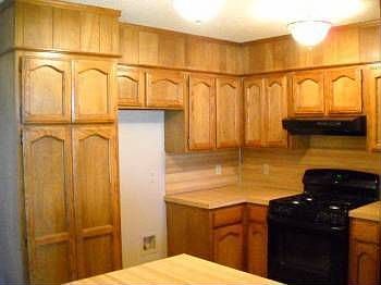 5th image of 702 W 18th St S