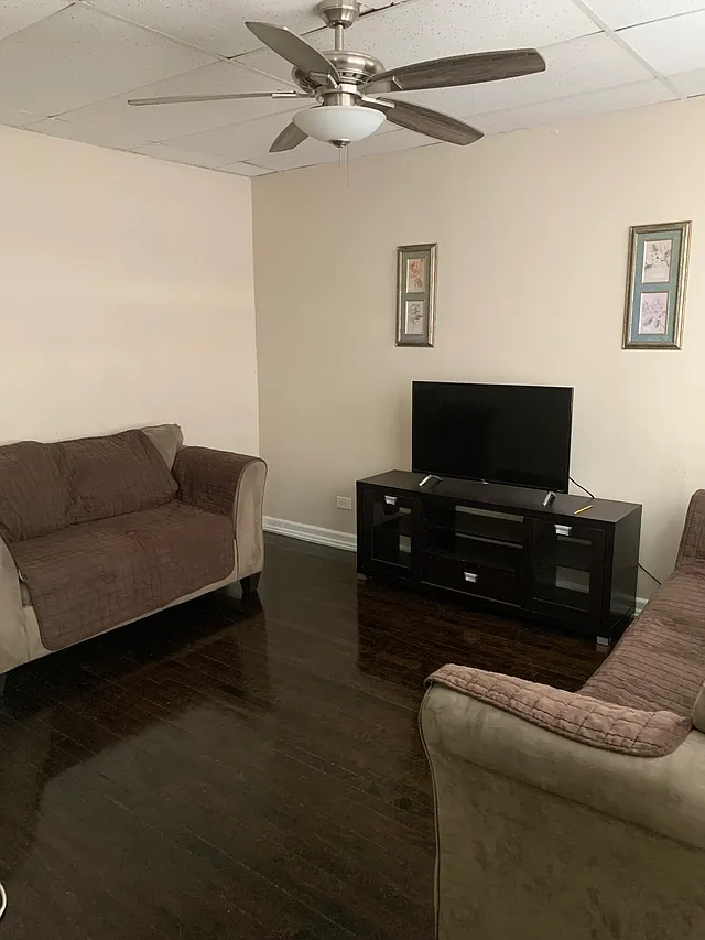 4623 South Whipple Street — Photo 1