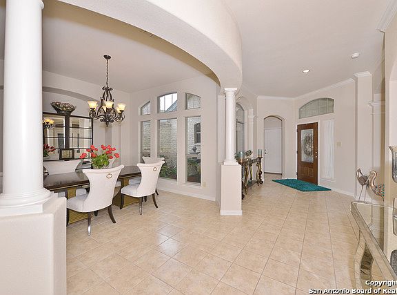 2nd image of 34 Ashford Gln