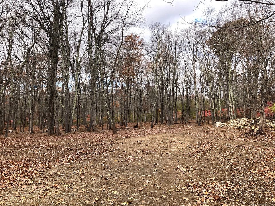 2nd image of 10 Gate Post Lane