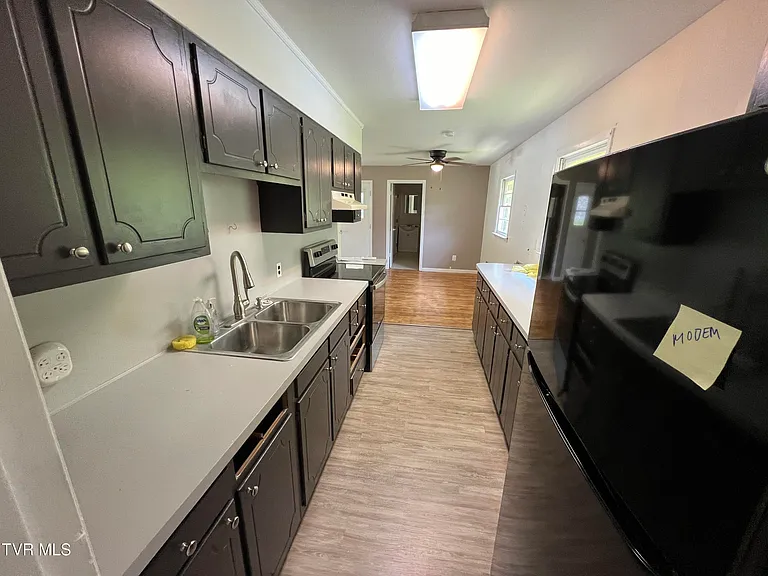 216 Spurgeon Rd — Photo 17