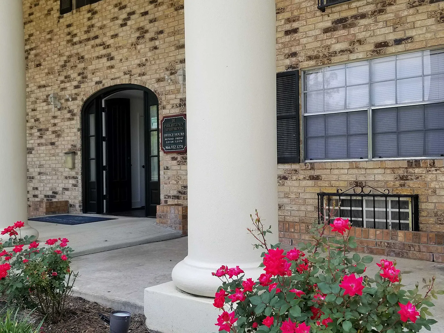 Park Regency — Photo 2
