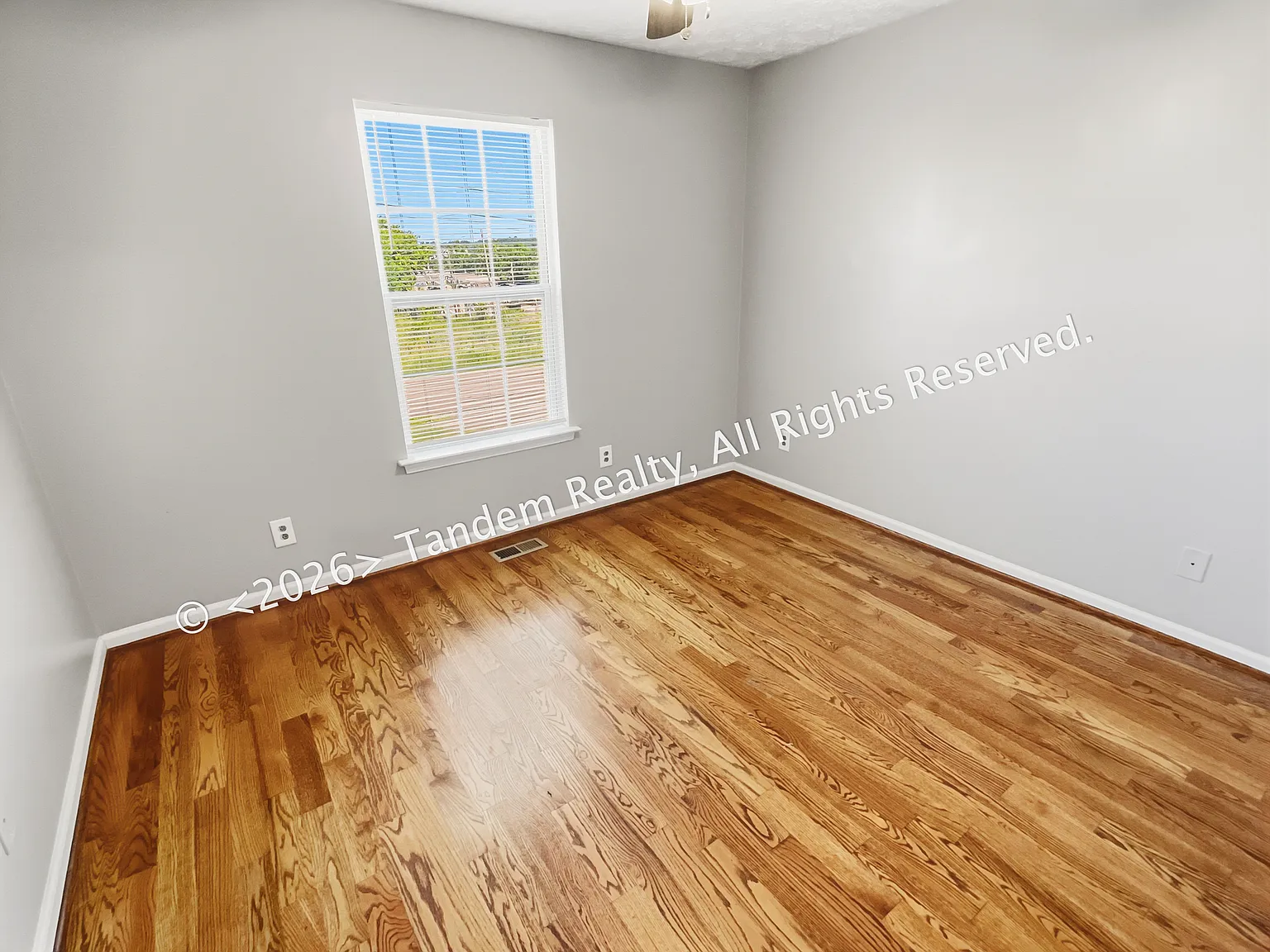 3 bed, 1074 sqft, $1,850 — Photo 4