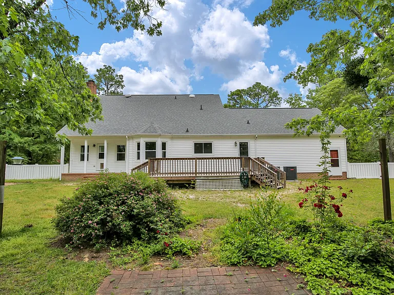 853 Foxcroft Dr — Photo 32