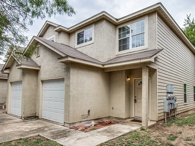 7826 Kingsbury Way — Photo 3