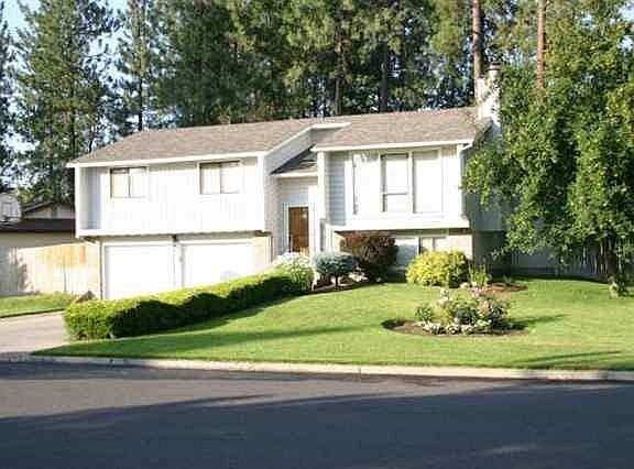 2nd image of 9934 N Glenwood Dr