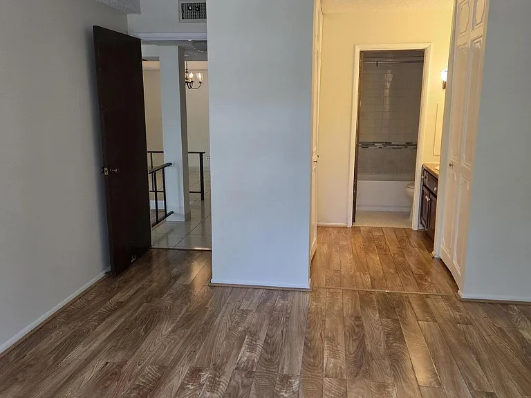 3750 Inverrary Dr #2C — Photo 1