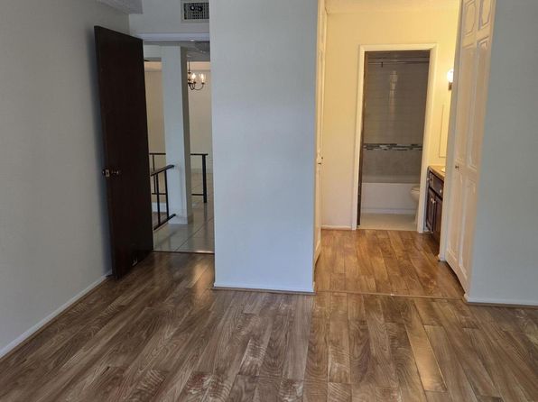 3750 Inverrary Dr APT 2C