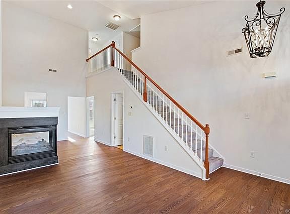 4th image of 15141 Watermill Pkwy
