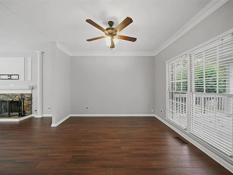 4085 Pineset Dr — Photo 9