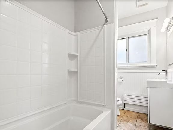 2nd image of 1523 S Negley Ave #2