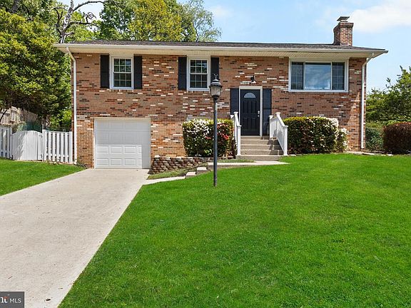 2nd image of 1607 Ashford Pl