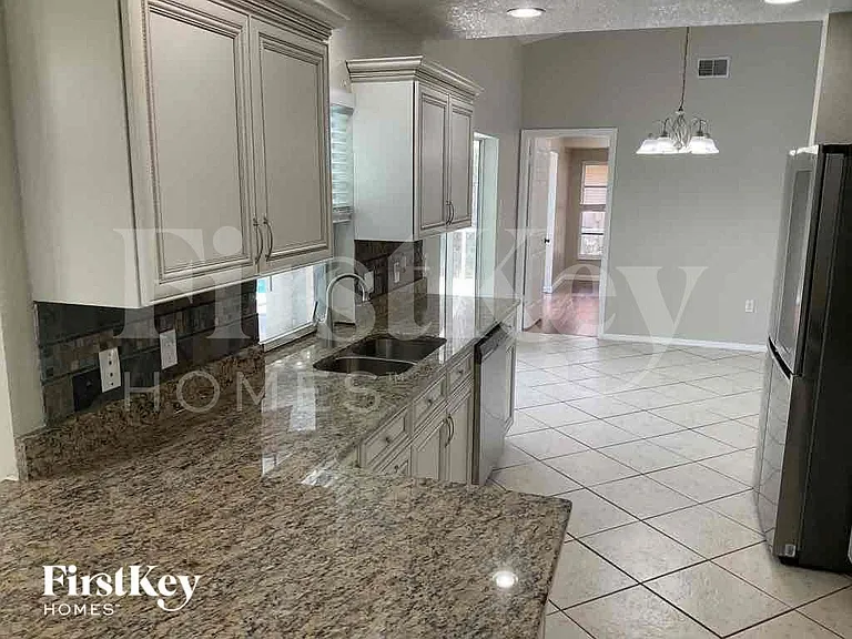 820 Springview Ave NW — Photo 8