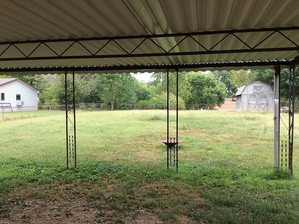 2nd image of 711 Overton Dr
