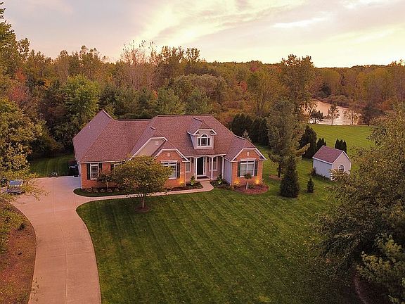 2nd image of 4922 Cessna Ave