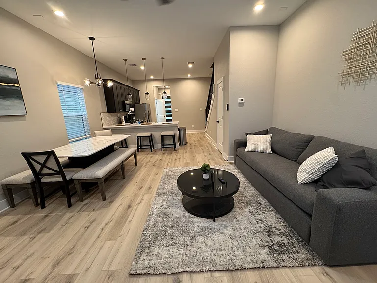 217 Pheasant St #B — Photo 8