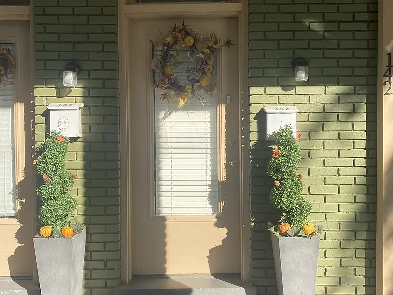142 N Tucker St — Photo 4