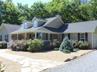 855 Smoky Cove Rd, Whittier, NC 28789