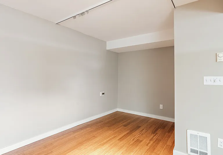 300 31st Ave #A — Photo 3