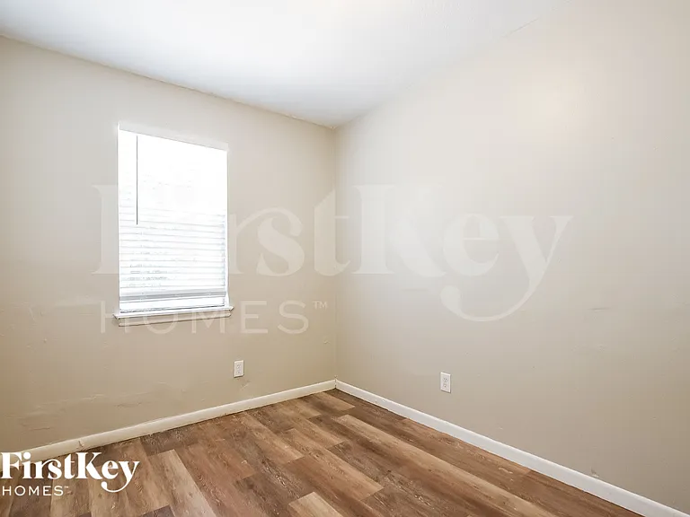 614 Huey St — Photo 12
