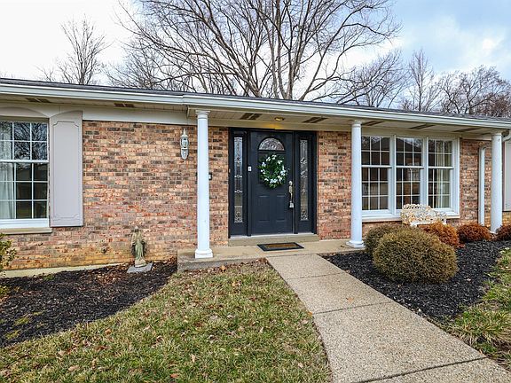3rd image of 511 Knob Hill Ct