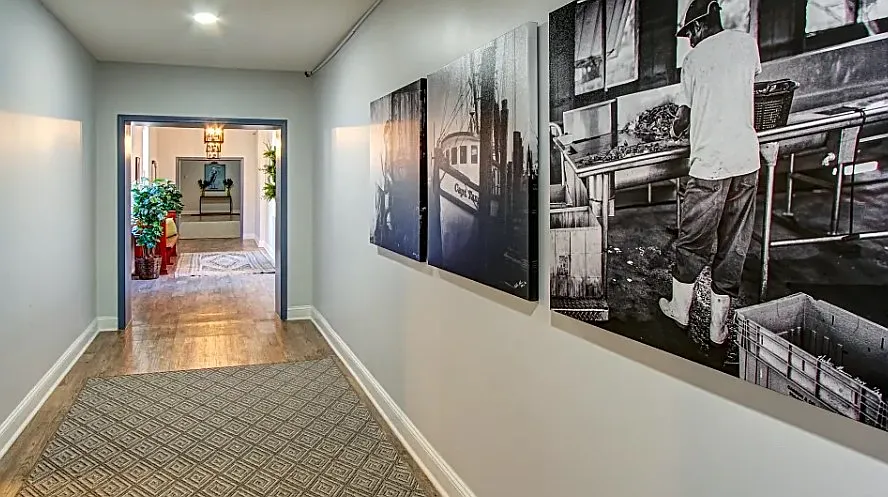 Hampton West — Photo 4