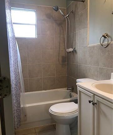 4th image of 322 Harney St