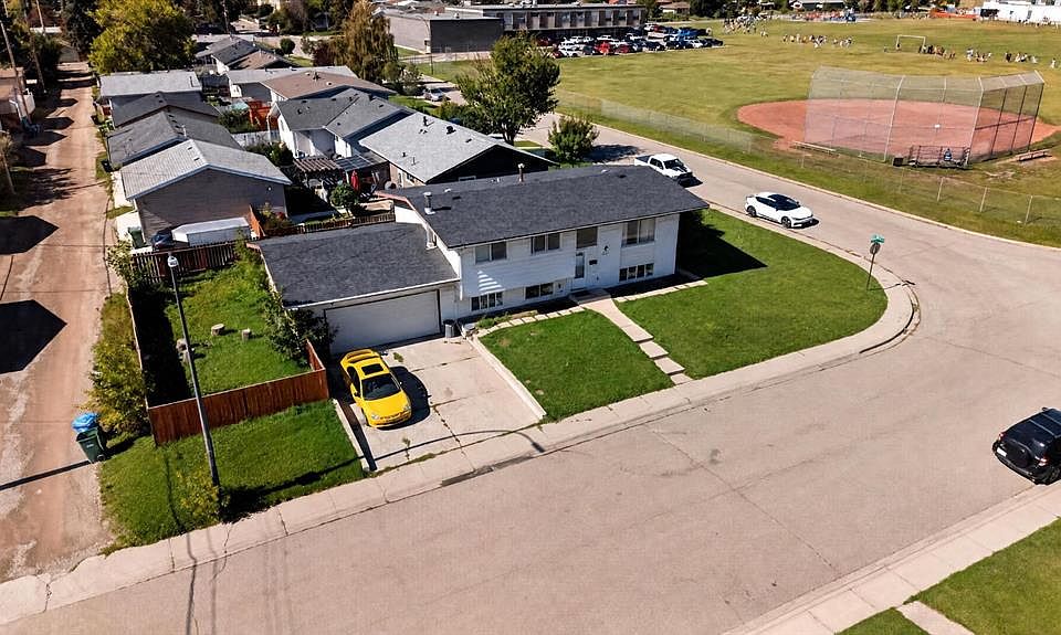 1st image of 4843 E 7th Ave SE