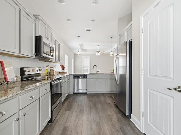 5th image of 802 Marquis Way