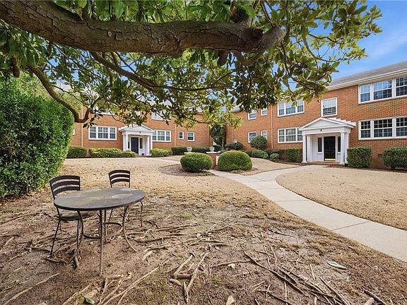 2nd image of 3601 Holly Rd APT A1