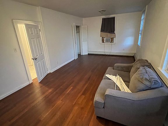 5th image of 28 Hett Ave APT 2