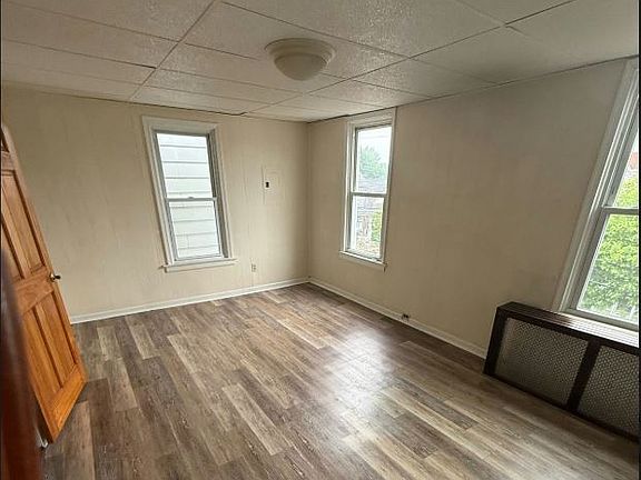 5th image of 320 Lincoln St APT B