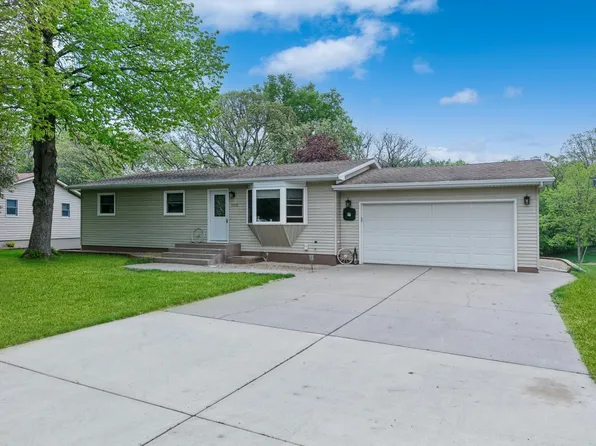 106 Hillcrest Rd, Monticello, MN 55362