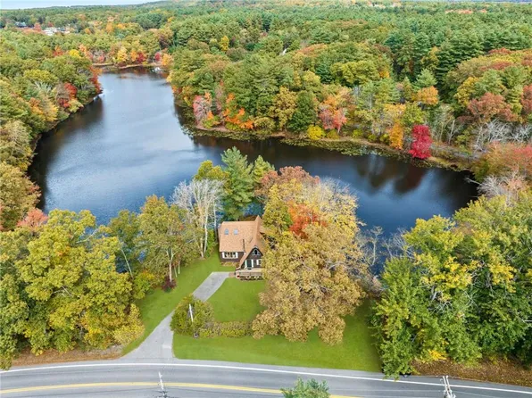 525 Greenville Rd, North Smithfield, RI 02896