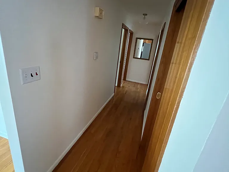 102 Venable Dr — Photo 8