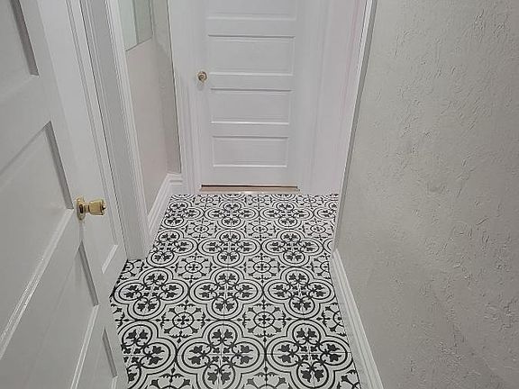 4th image of 995 S Lincoln St APT 2
