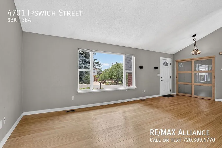 Stunning 4-Bedroom Home in an Ideal Boulder Location! — Photo 3