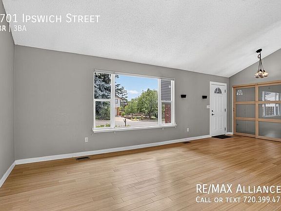 3rd image of 4701 Ipswich St