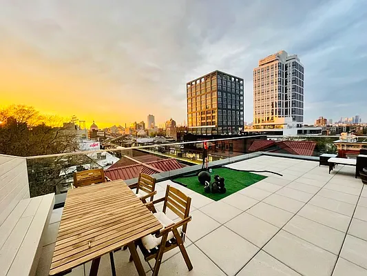 Rented by Modern Spaces | media 11