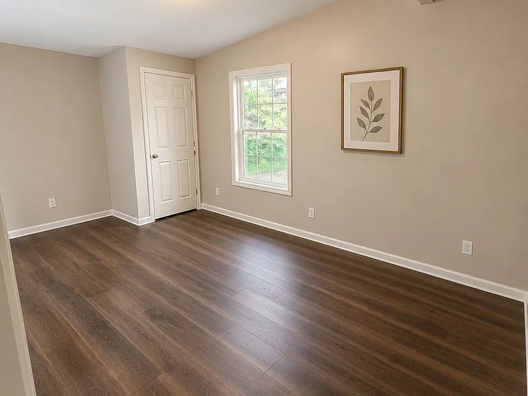 2740 Holiday Hill Dr — Photo 6