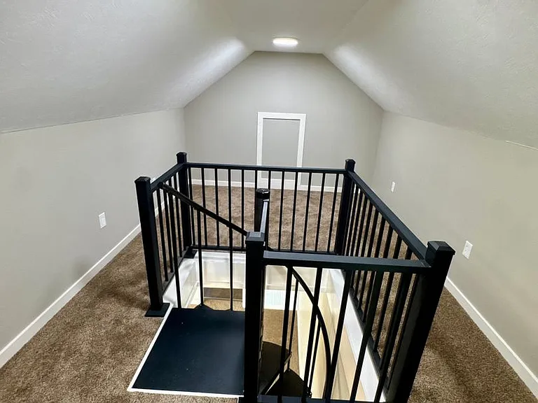 9219 N 100 W — Photo 19