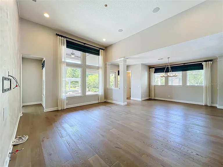 9646 Reymont St — Photo 29