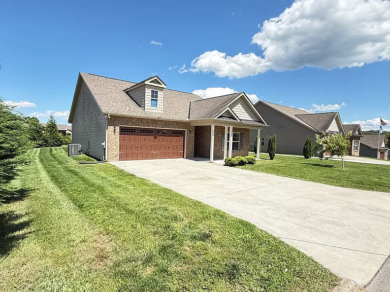 2162 Frewin Ct — Photo 16